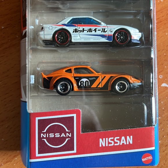 HOT WHEELS JDM CLASSIC NISSAN SET 2023 - Picture 4 of 6